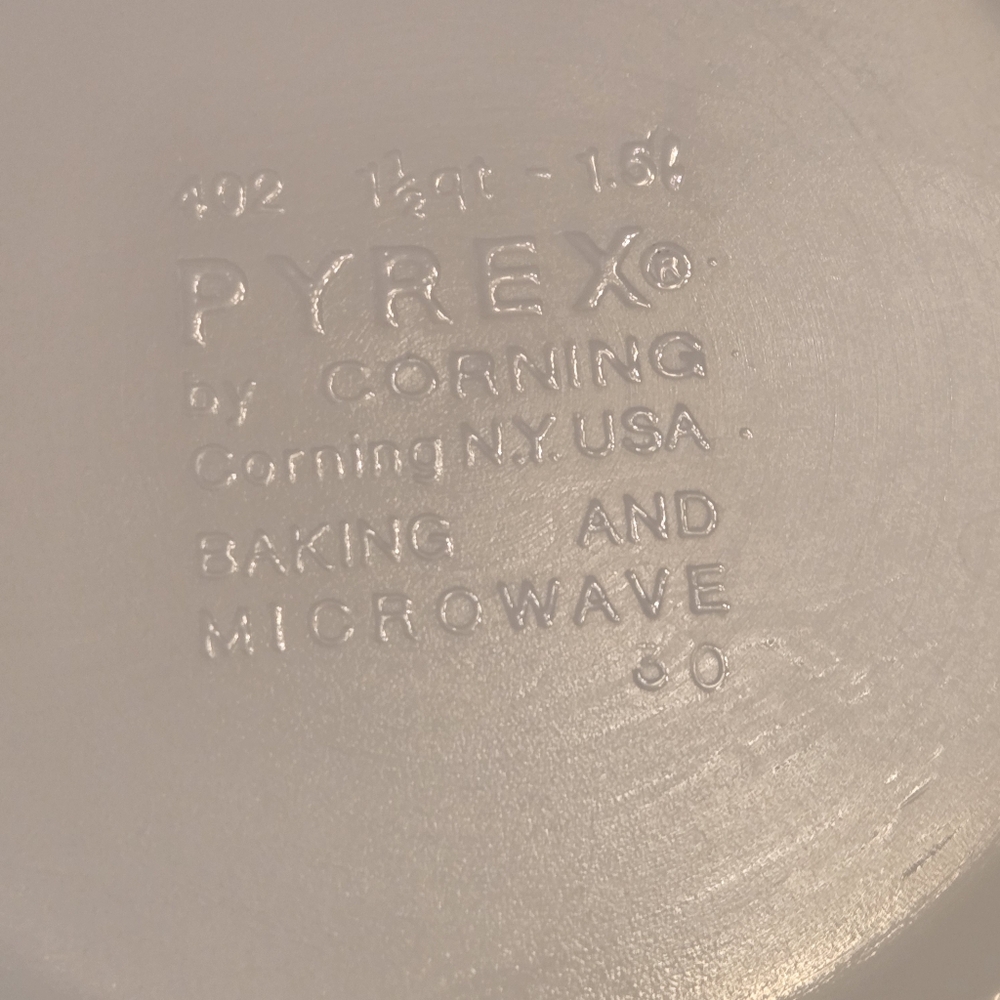 PYREX 402 — 7.25" — Spring Blossom Green (Crazy Daisy) — White with Green Flower - Picture 7 of 8